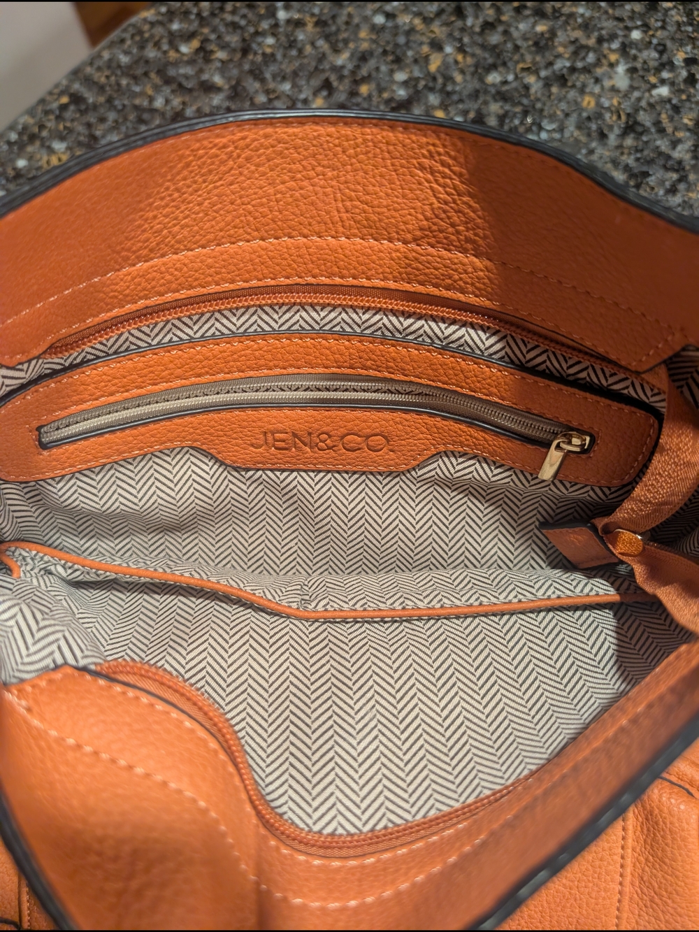 Jen & Co Chloe Crossbody Bag in Burnt orange with Patterned Guitar Strap - Picture 3 of 4